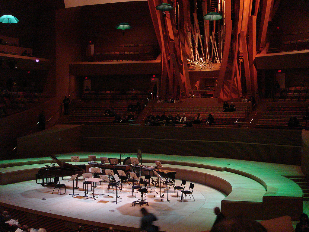 Stage and organ of the Walt Disney Concert Hall
