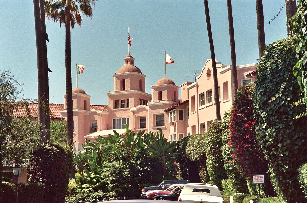El hotel Beverly Hills: el ‘Palacio Rosa’ del glamour – Me gusta Los